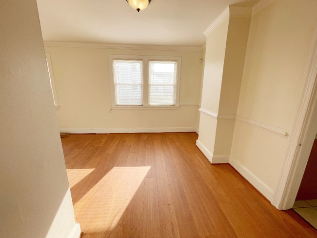 Building Photo - 2212 Bailey Dr