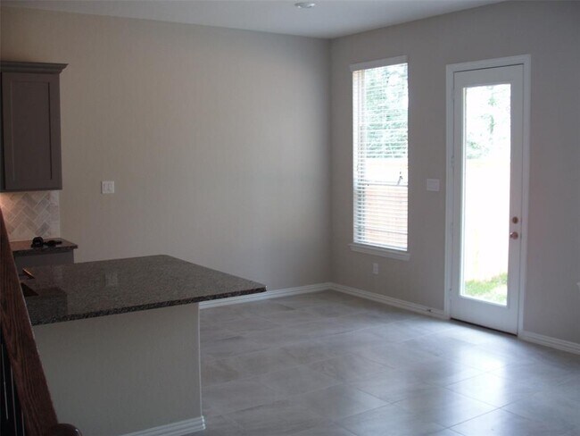 Building Photo - 210 Moon Dance Ct