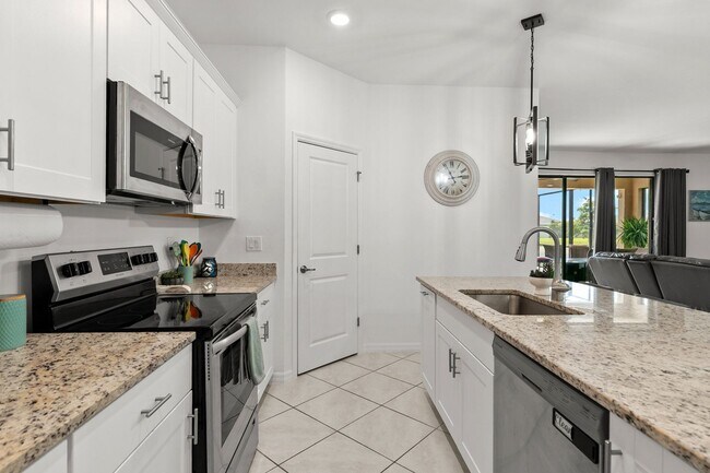 Foto del edificio - Spacious 4BR House in Port Charlotte