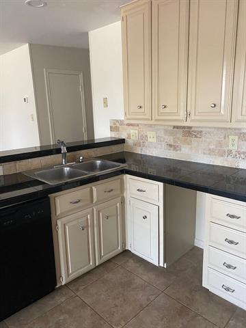 Building Photo - 544 Yacht Club Dr