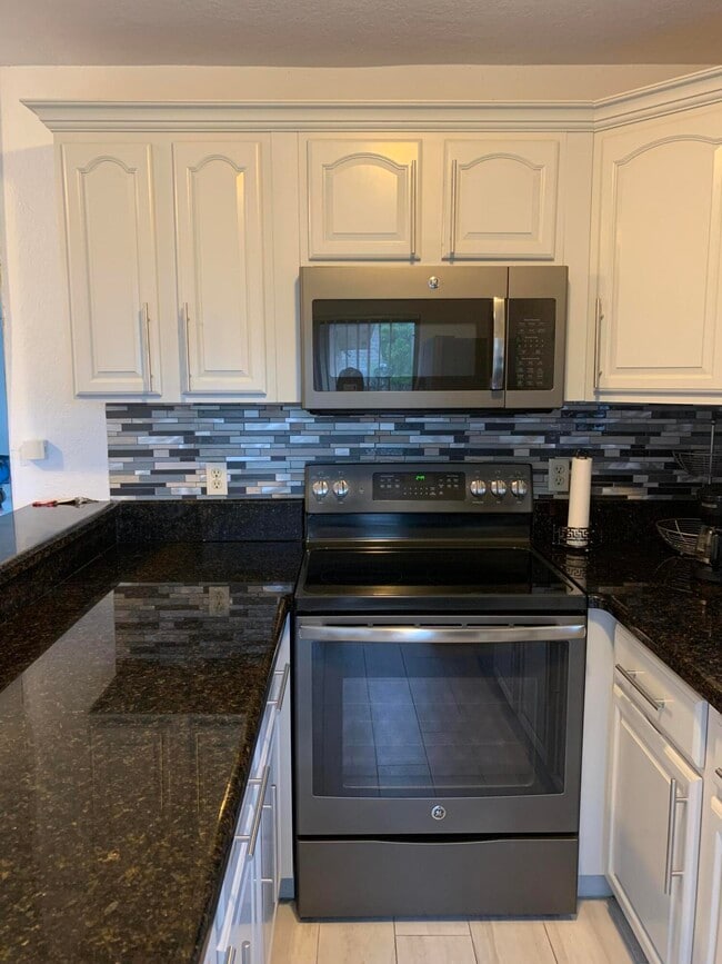 Building Photo - 5304 Waterview Cir