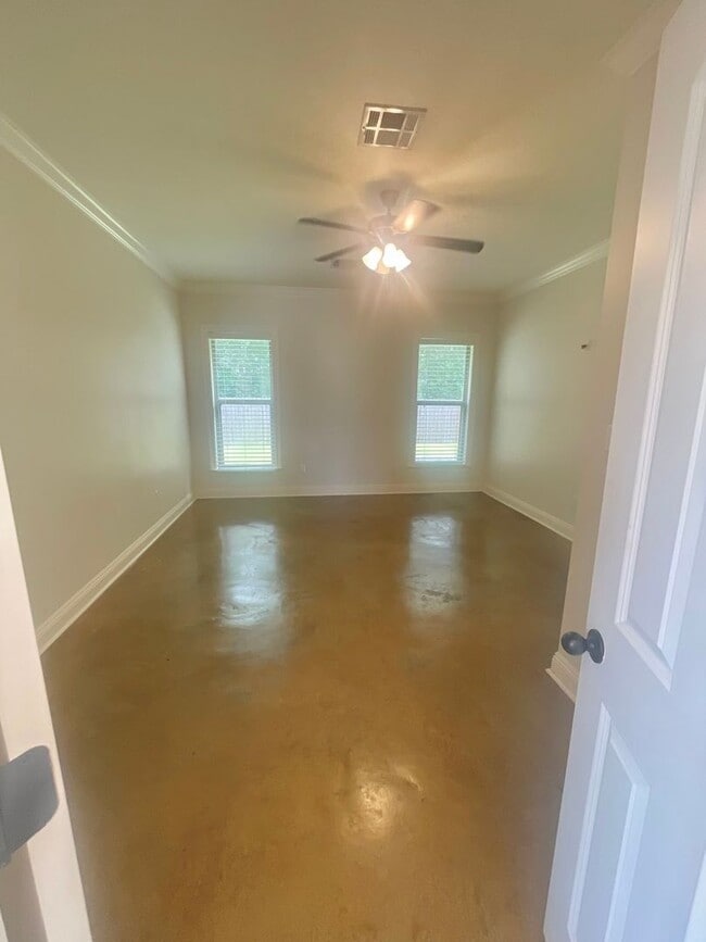 Building Photo - Charming 3 Bedroom 2 Bath home for Rent