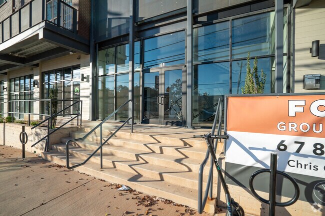 Edificio - 764 Memorial Dr