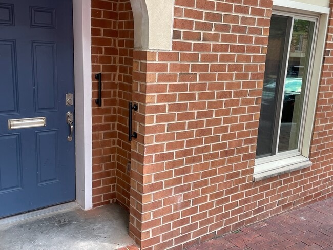 Building Photo - 116 W Barre St