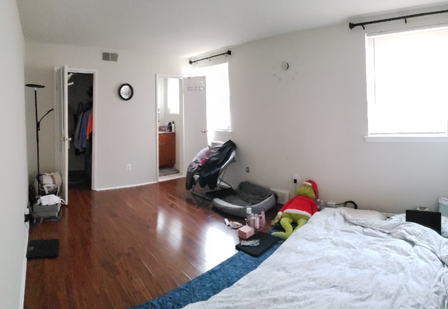 Photo - 9783 Hilspach St Apartment