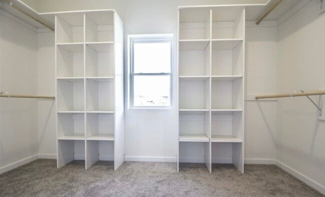 Building Photo - 240 N 32nd St