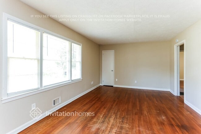 Building Photo - 2121 Cherry Ln