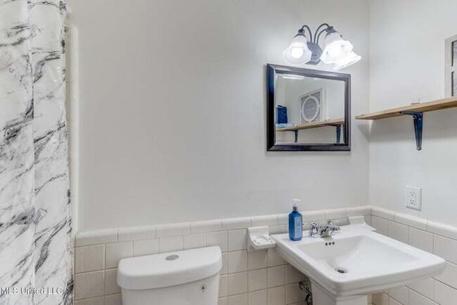 Foto del edificio - 15305 Northwood Dr