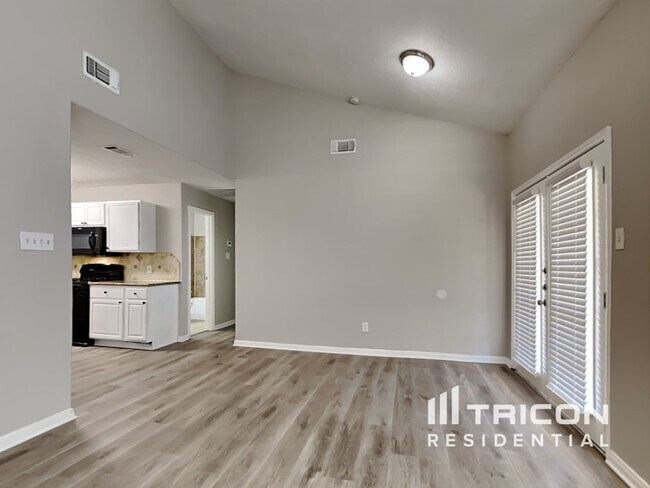 Foto del edificio - 14202 Clear Forest Dr