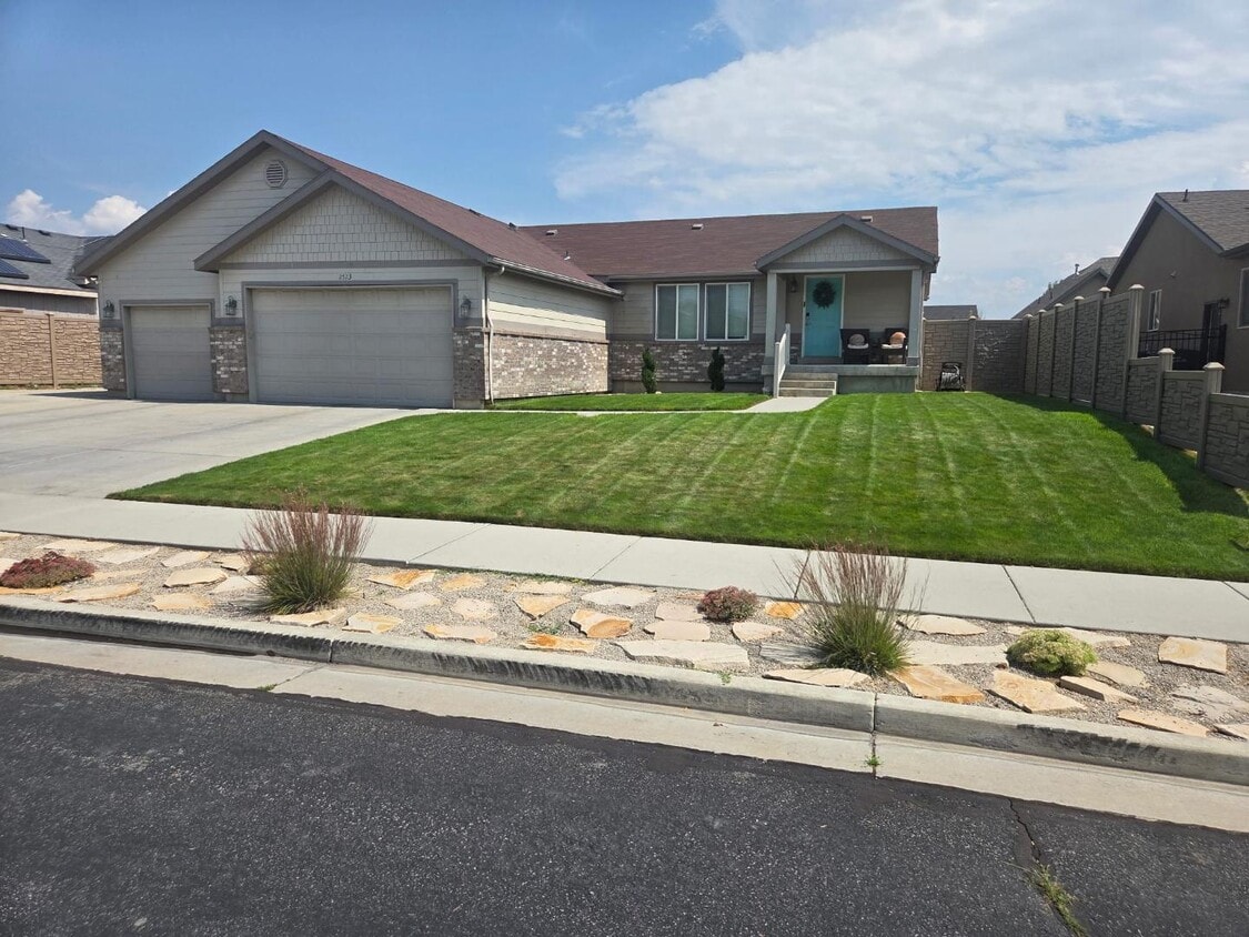 Photo - 2523 S 3460 W