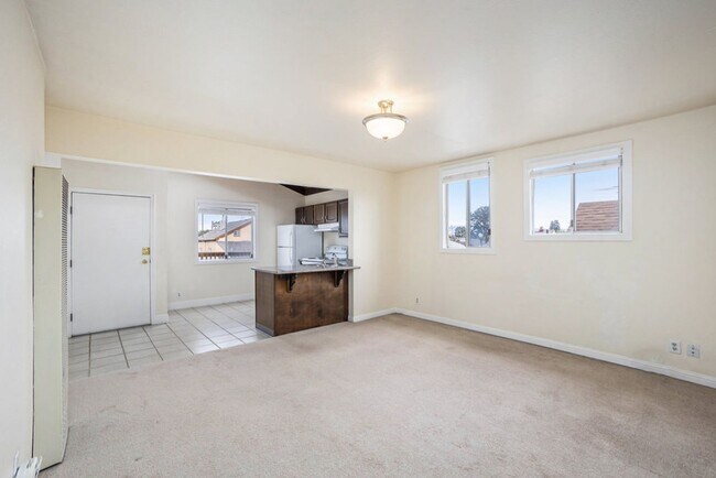 Foto del edificio - 537 Central Ave