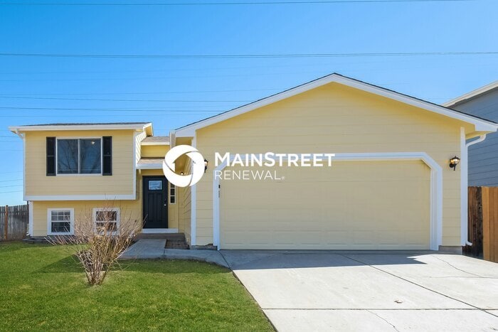 Foto principal - 5 Bedroom Pet-Friendly Home in AURORA, CO ...