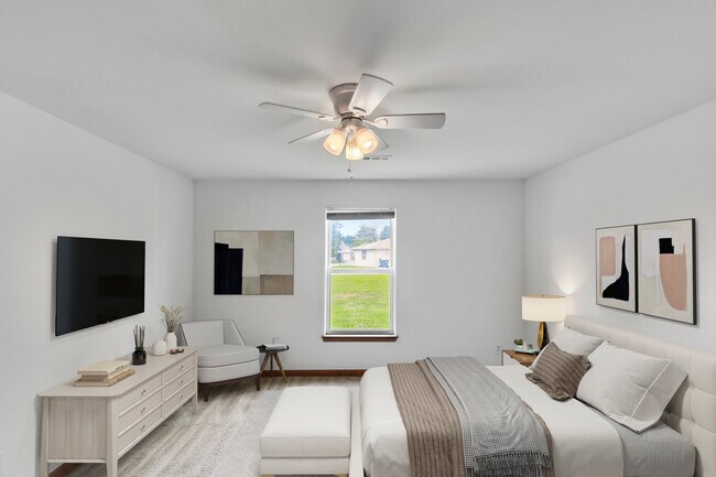 Building Photo - 1404 Wilshire Cir