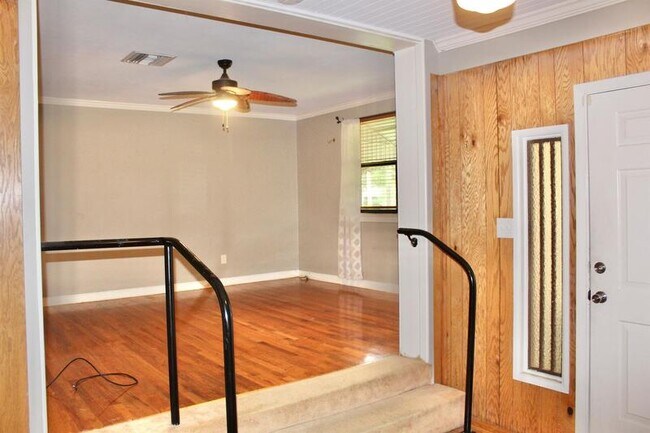 Foto del edificio - 211 Greenbrier Dr NE