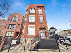 Building Photo - 2735 W Potomac Ave