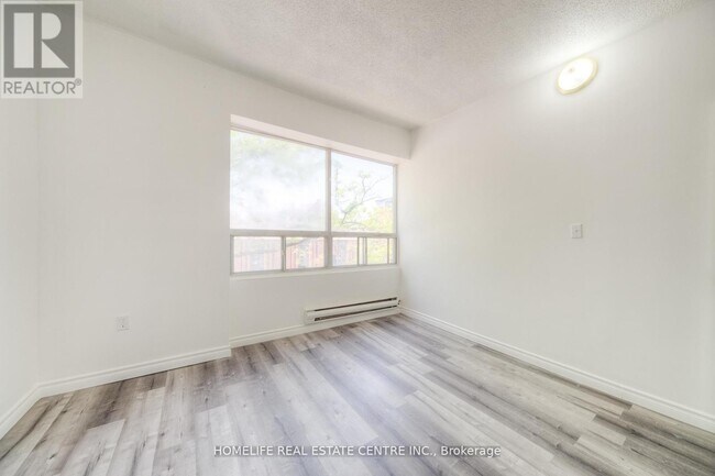 Building Photo - 223-223 Jameson Ave