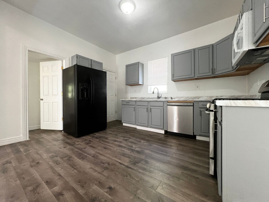 Foto principal - 174 7th St