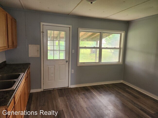 Building Photo - 3 br, 1 bath House - 1007 Barbados Avenue