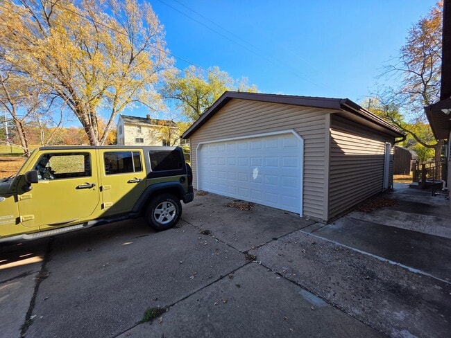 Building Photo - 2451 Harrison St