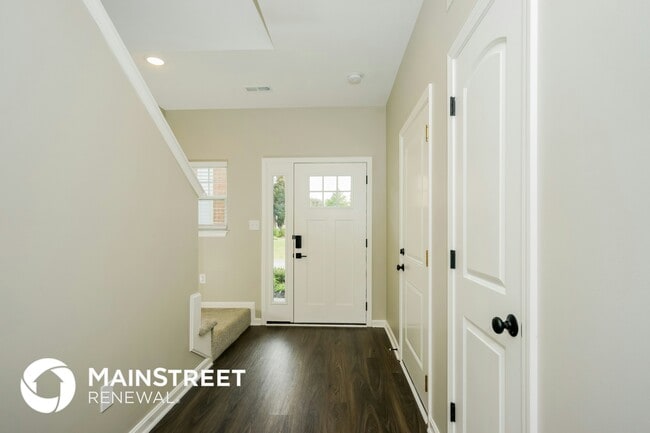 Building Photo - 2048 Hoosier Way