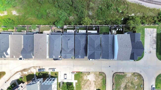 Building Photo - 3712 Somerset York Ln