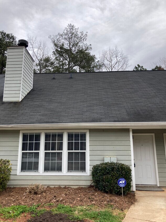 6849 S Lakewood Ter, Douglasville, GA 30135 Townhome Rentals in