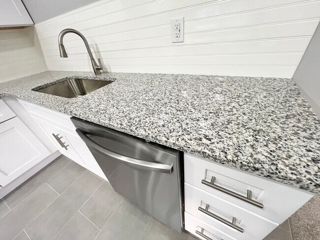 Foto del edificio - Meridian Apartments Your Gateway to Everything in Hampton Roads