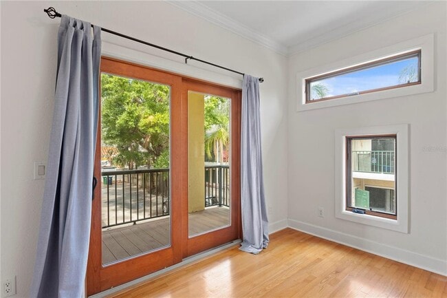 Building Photo - 512 S Glen Ave