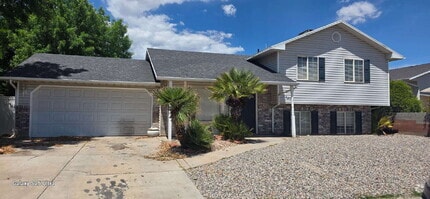 Building Photo - 1947 E 40 S Cir