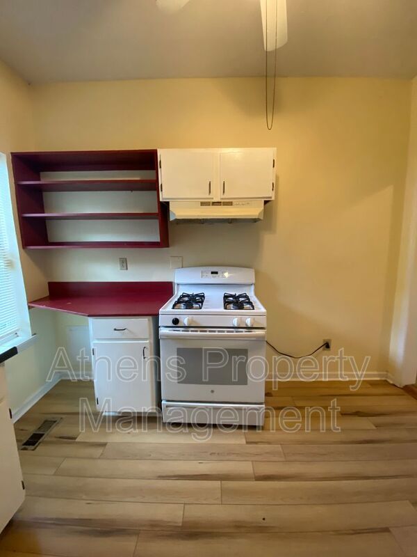 Foto del edificio - 285 N Rocksprings St