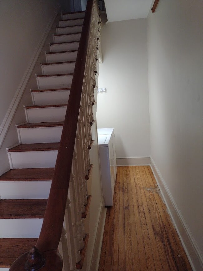 Building Photo - 441 W Lemon St