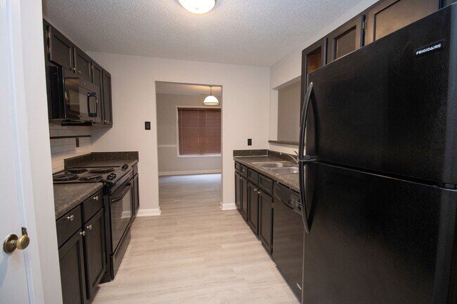 Foto del edificio - Charming 2-Bedroom, 2-Bath Home in Village...