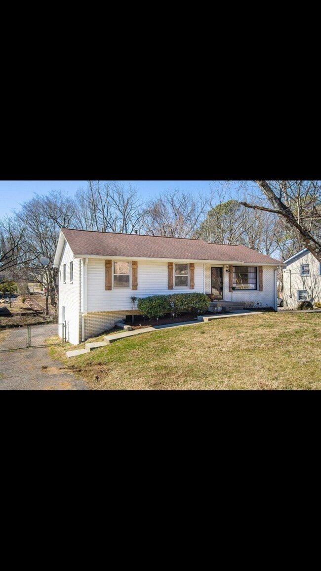 Building Photo - 5017 McLendon Dr