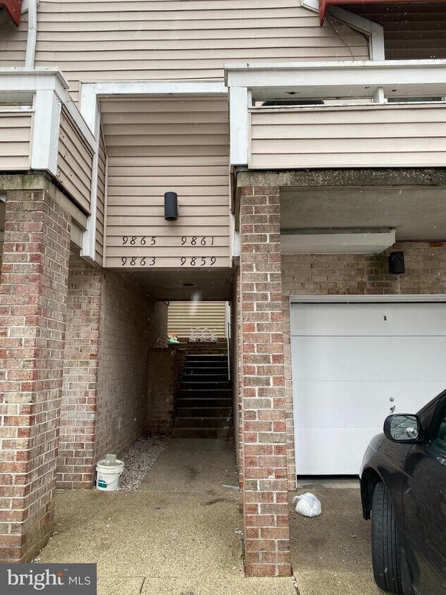 Building Photo - 9861 Lake Shore Dr