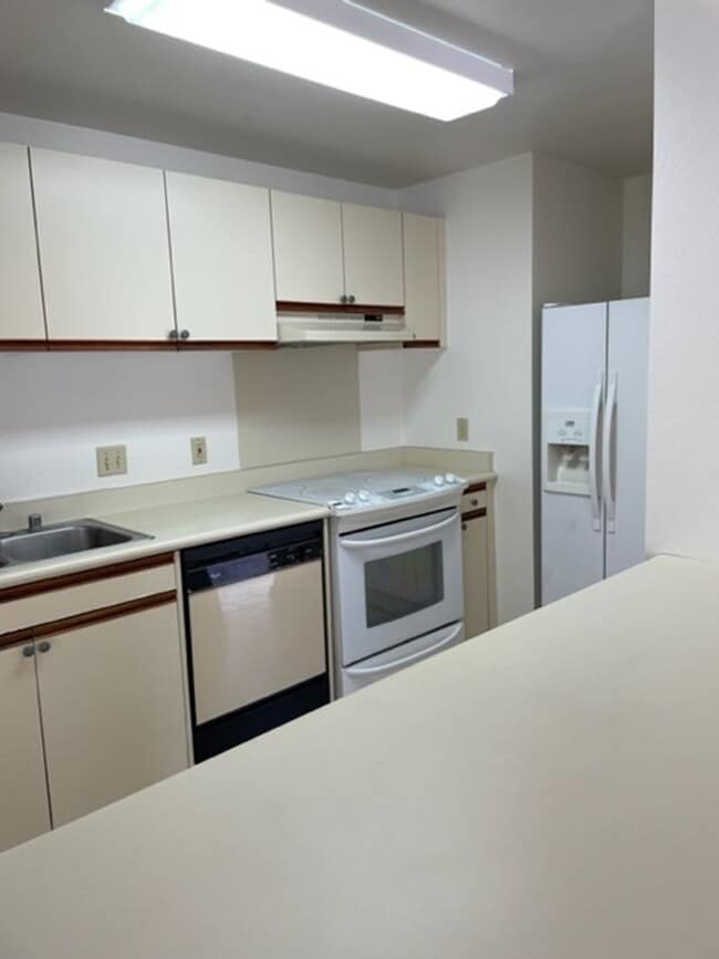 Building Photo - DON'T MISS THIS