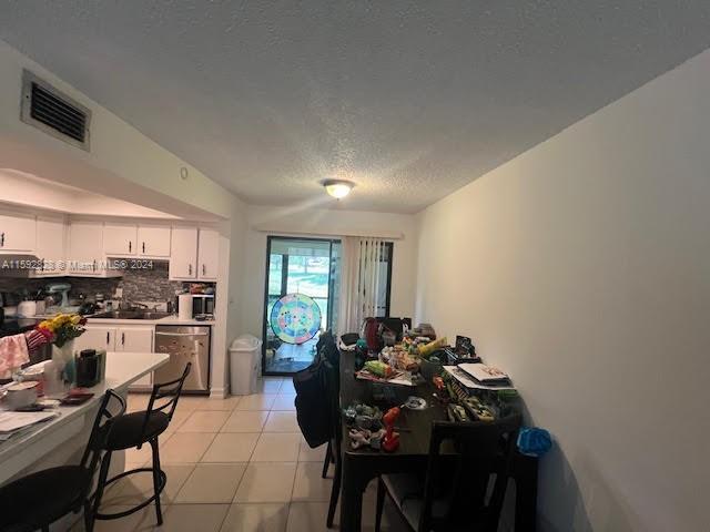 Building Photo - 4157 Oak Terrace Dr