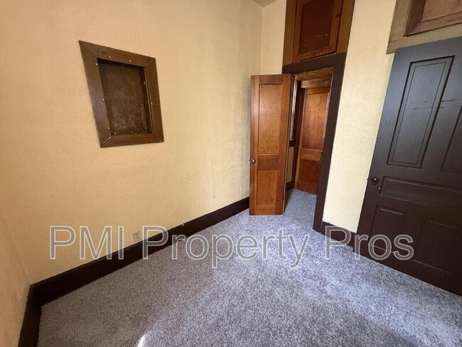 Building Photo - 2441 Dr. William Finlayson St