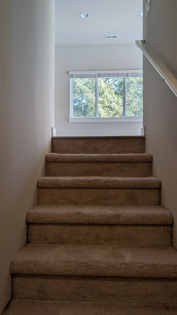 Foto del edificio - Mill  Creek 3 bedroom Townhome