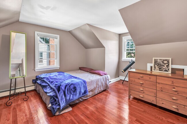 Building Photo - 436 Hope St