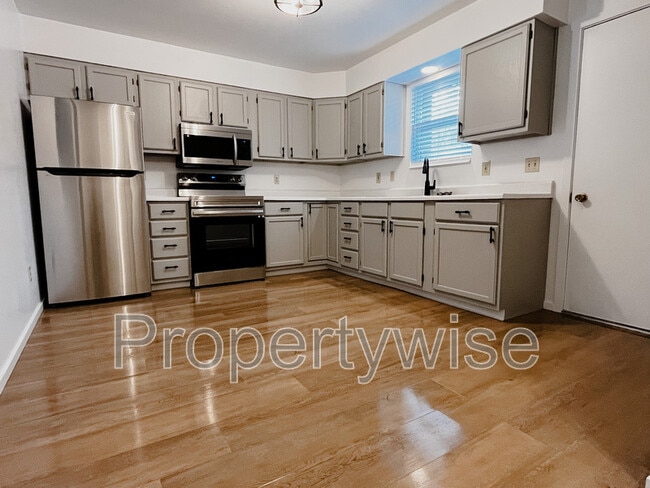 Foto del edificio - 770 N Main St