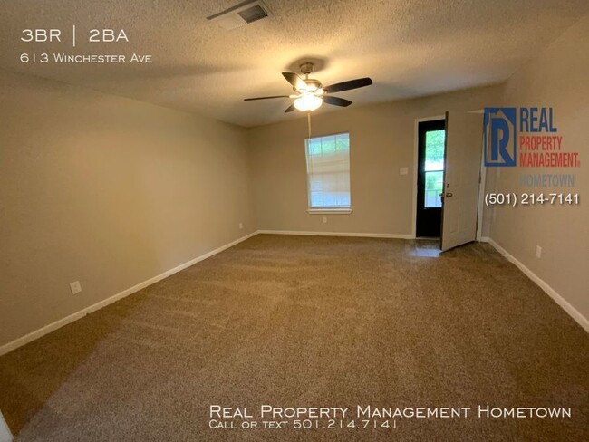 Building Photo - Beautiful Newly Renovated 3-Bed 1.5-Bath