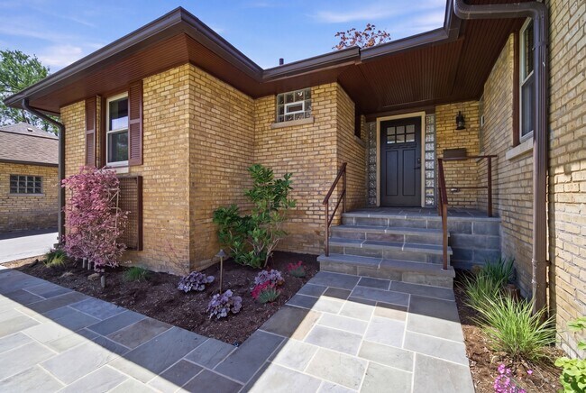 Foto del edificio - 9430 Nashville Ave