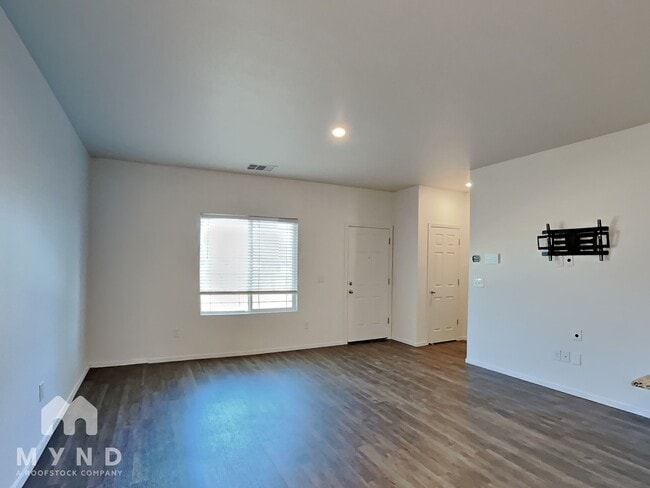 Building Photo - 9889 Coastal Fog Dr