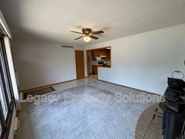 Building Photo - 2106 Assumption Dr