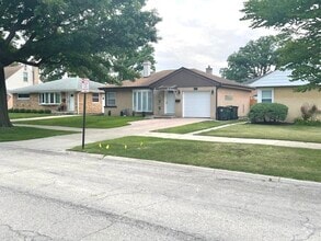 Building Photo - 416 N Redfield Ct