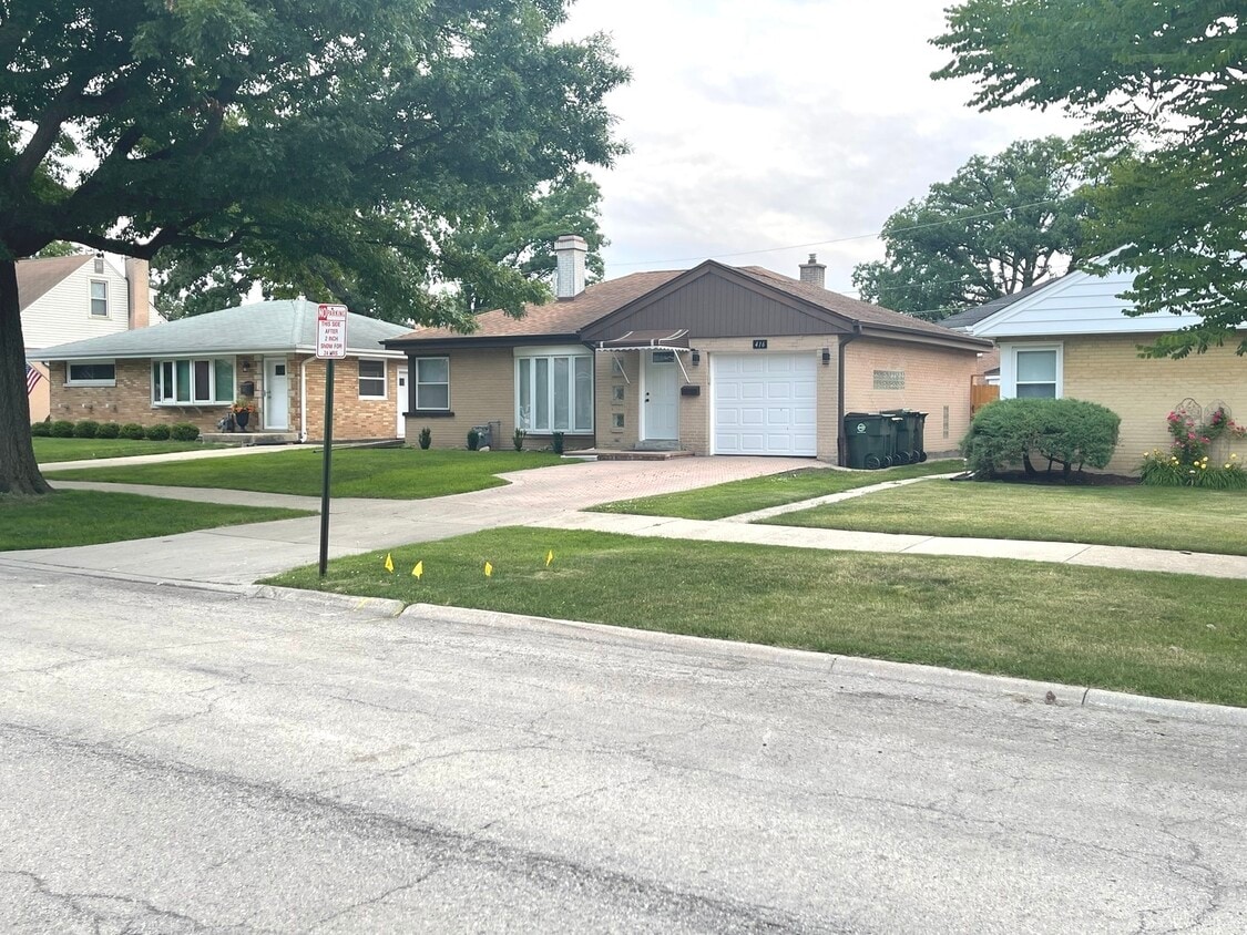 Primary Photo - 416 N Redfield Ct