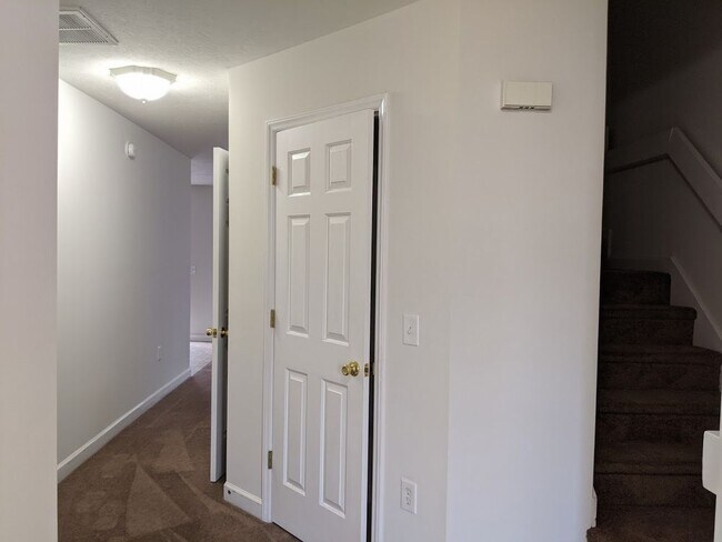 Foto del edificio - LARSON PLACE TOWN HOMES