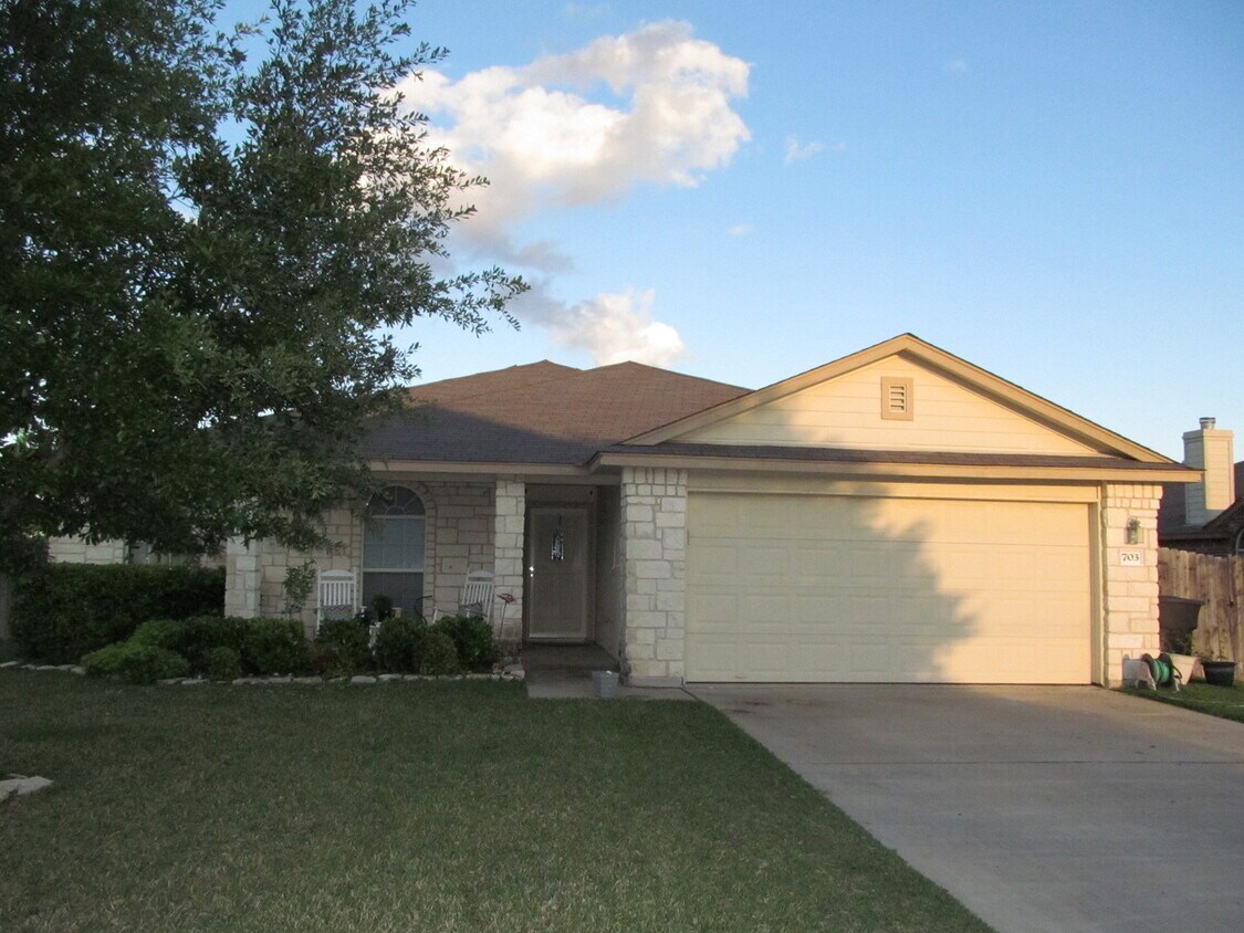 Primary Photo - CHARMING 4 BEDROOM, BELTON ISD