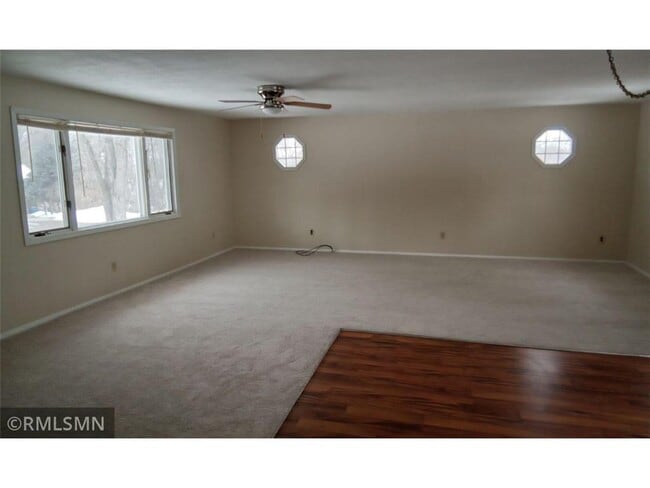 Building Photo - 4130 Glacier Ln N