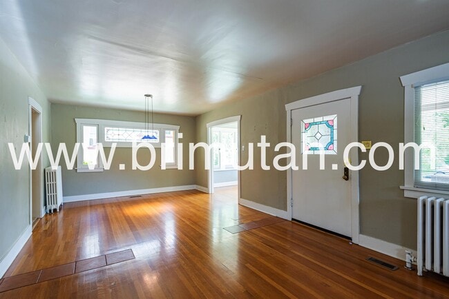 Building Photo - 1475 E Michigan Ave